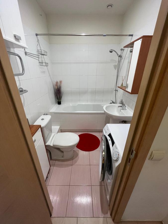 Lovely Apartments In Imanta With Free Parking Riga Exteriér fotografie